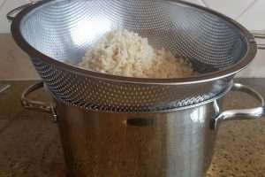 arroz integral drenagem da água