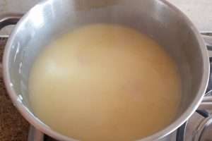 caldo com purê de batatas