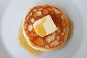 panqueca americana com manteiga