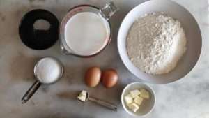Organize os ingredientes do crepe