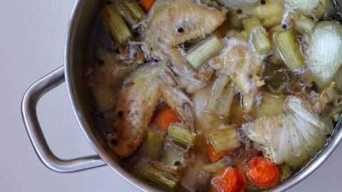receita de caldo de galinha ou caldo de frango