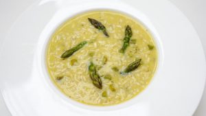 enfeite com a ponta do aspargo