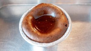 o petit gateau ficará com as bordas infladas
