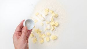 Adicionar sal e açúcar