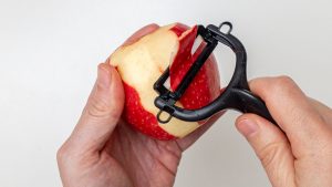 descasque as maçãs