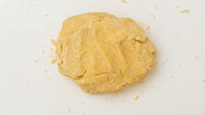 formar uma bola de massa